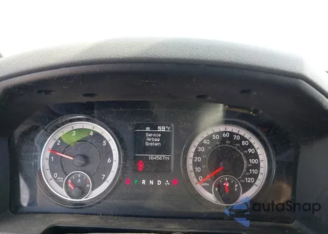 2018 Ram 1500 Tradesman 4X4 6'4 Box z USA, uszkodzony, nr VIN 1C6RR7FG4JS328304